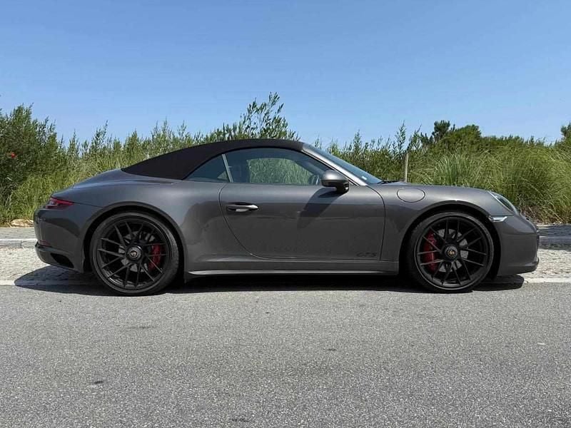 Cinzento Usado 2017 Porsche 911 Carrera 4 Cabriolet Cabrios | € 142.991 - Imagem 1/4