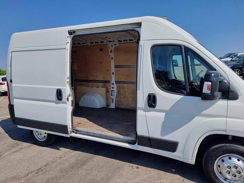 Usado Peugeot Boxer 140 HP (102 kW) 2020 Branco Van