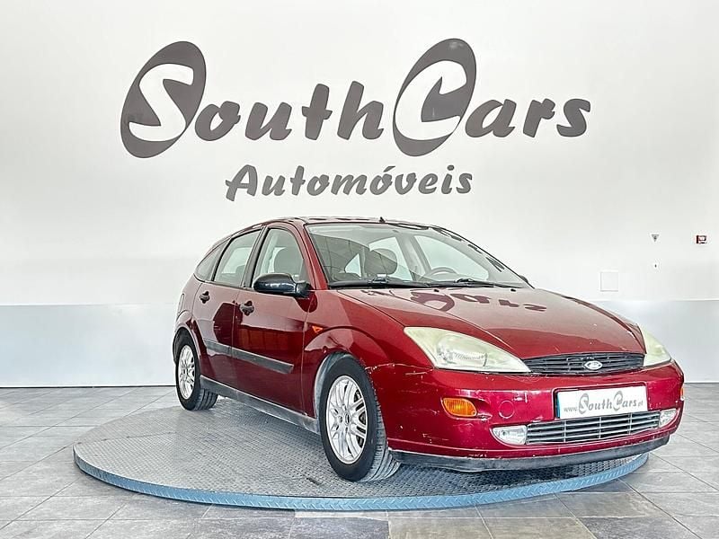 Usado Ford Focus Ambiente 100 HP (73 kW) 1999 Vermelho