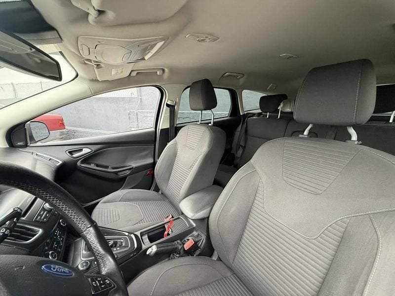 Usado Ford Focus Titanium 125 HP (91 kW) 2015 Cinza Carrinha