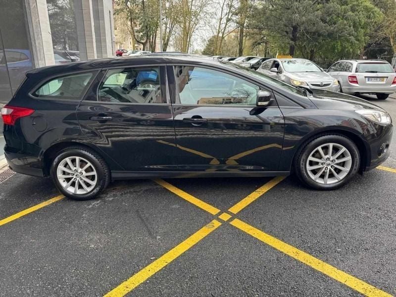 Usado Ford Focus Titanium 105 HP (77 kW) 2014 Cinza Carrinha