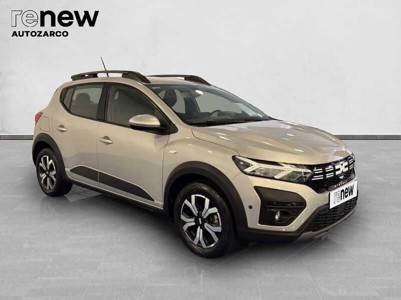 Usado Dacia Sandero Expression 90 HP (66 kW) 2024 Cinzento