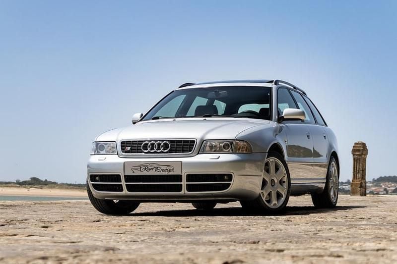 Cinzento Usado 1999 Audi A4 Carrinha | € 25.500 - Imagem 1/4