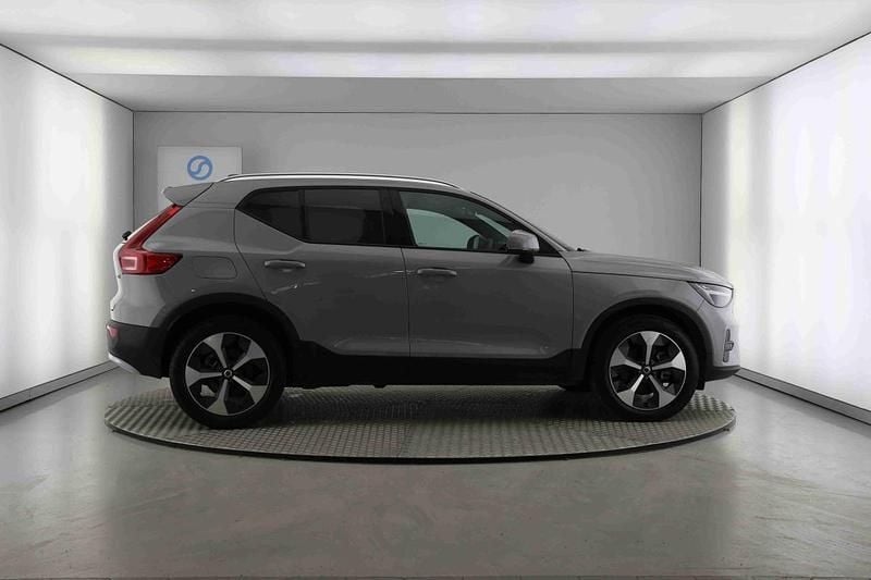 Usado Volvo XC40 Core 163 HP (119 kW) 2025 Cinzento SUV