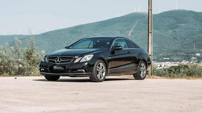 Preto Usado 2010 Mercedes E250 Coupé | € 14.990 (Preço elevado) - Imagem 1/4