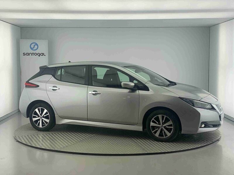 Cinzento Usado 2020 Nissan Leaf Citadino | € 14.990 (Preço justo) - Imagem 1/4