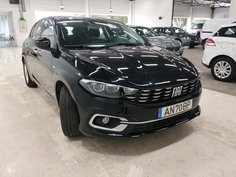 Usado Fiat Tipo Life 95 HP (69 kW) 2021 Preto Sedan