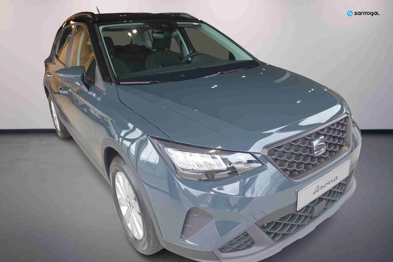 Azul Novo 2025 Seat Arona Style SUV | € 25.250 (Caro) - Imagem 1/4