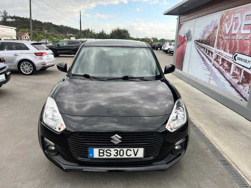 Usado Suzuki Swift 90 HP (66 kW) 2018 Preto Citadino