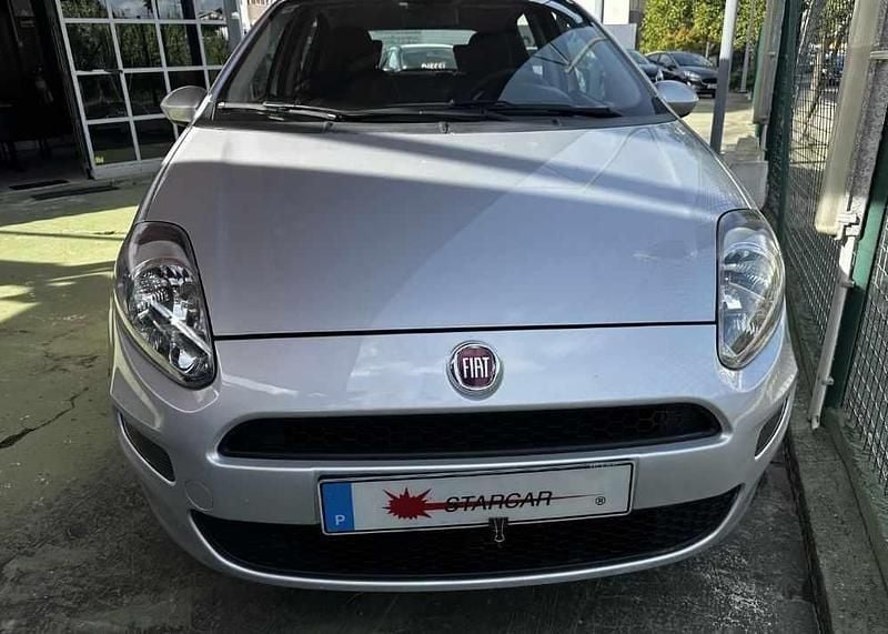 Cinzento prata Usado 2018 Fiat Grande Punto Easy Citadino | € 9.900 - Imagem 1/4