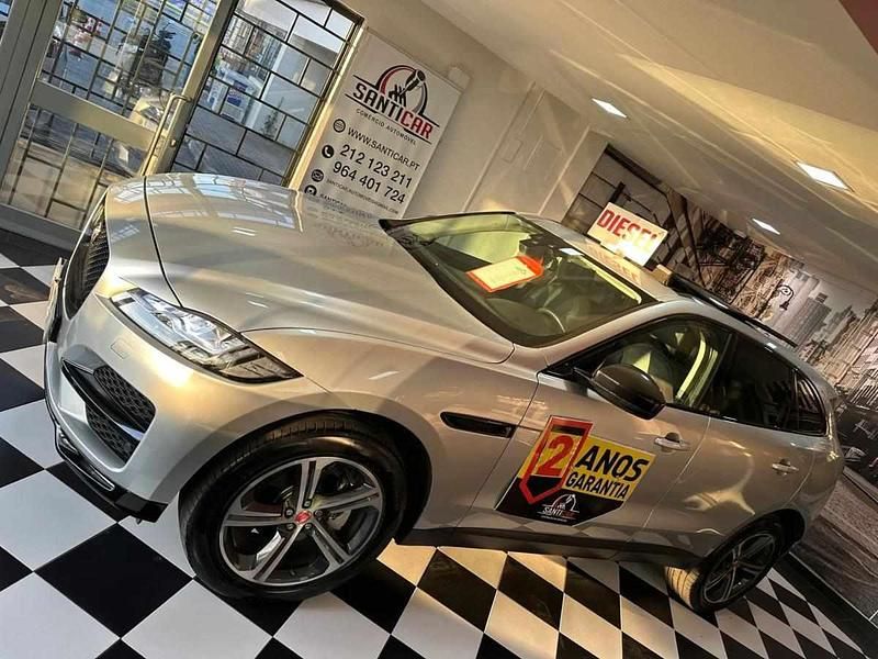 Usado Jaguar F-Pace Portfolio 180 HP (132 kW) 2017 Cinza SUV