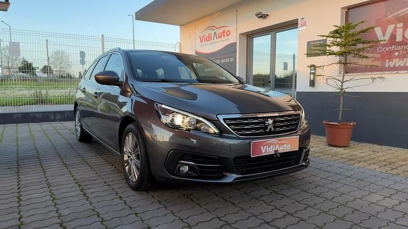 Usado Peugeot 308 Allure 130 HP (95 kW) 2021 Cinza Carrinha
