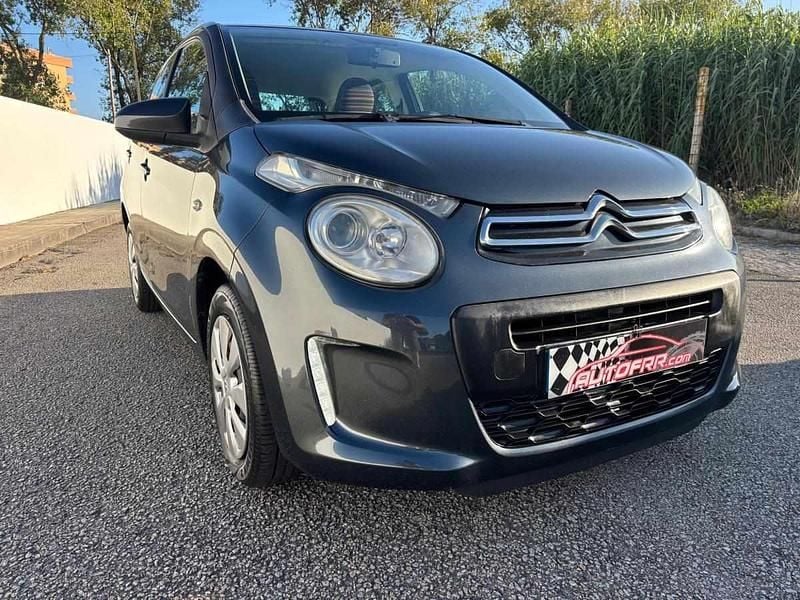 Cinza Usado 2014 Citroën C1 Shine Citadino | € 7.900 (Preço justo) - Imagem 1/4