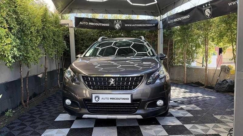 Cinza escuro Usado 2018 Peugeot 2008 Allure SUV | € 12.500 (Bom preço) - Imagem 1/4