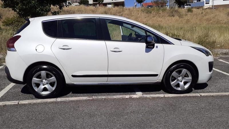 Usado Peugeot 3008 204 HP (150 kW) 2014 Sedan