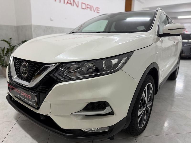 Usado Nissan Qashqai N-Connecta 110 HP (80 kW) 2018 Branco SUV