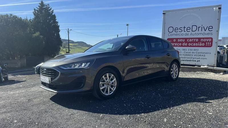 Usado Ford Focus 125 HP (91 kW) 2022 Cinza escuro Citadino