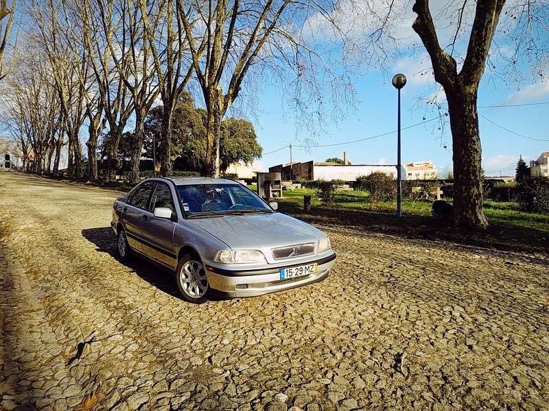 Usado 1999 Volvo S40 Sedan | € 2.750 - Imagem 1/4