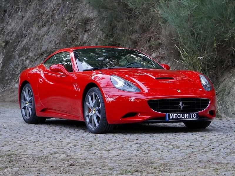 Usado Ferrari California 460 HP (338 kW) 2009 Vermelho Cabrios