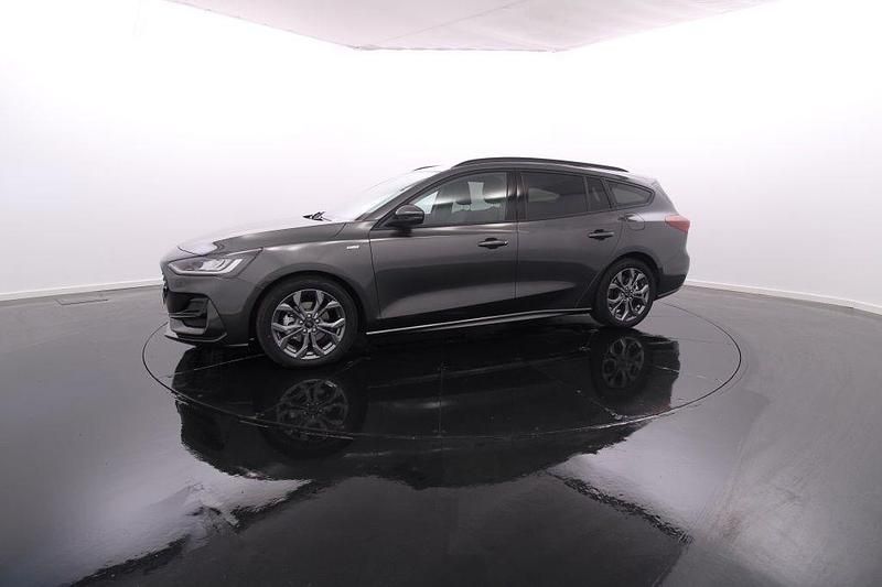 Usado Ford Focus 115 HP (84 kW) 2023 Cinzento Carrinha