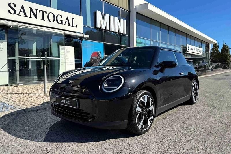 Preto Usado 2024 Mini Cooper SE Classic Citadino | € 34.900 (Preço justo) - Imagem 1/4
