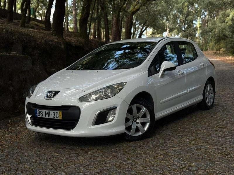 Branco Usado 2011 Peugeot 308 | € 6.490 (Bom preço) - Imagem 1/4