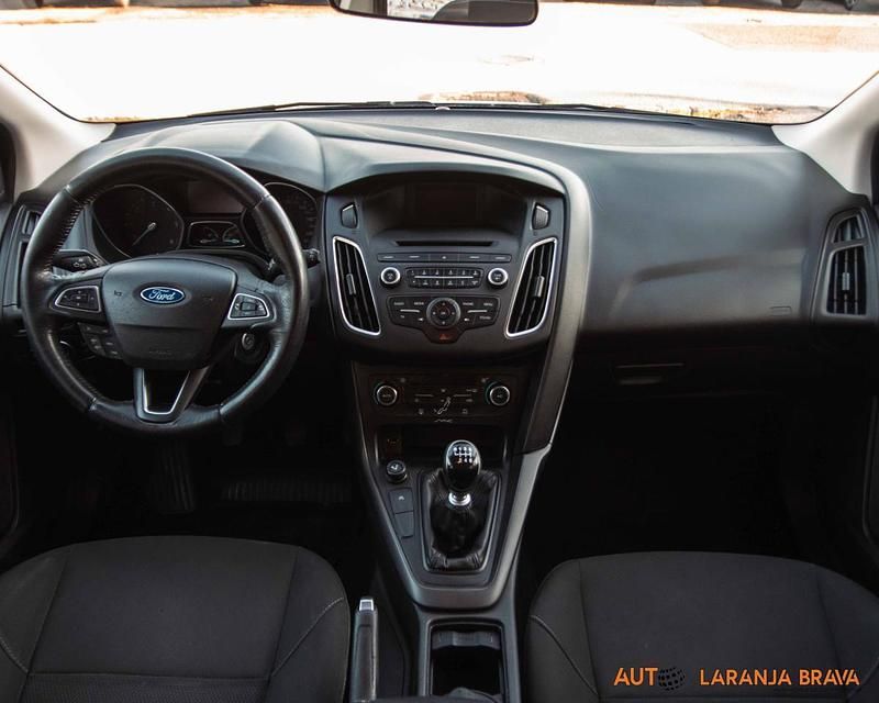 Usado Ford Focus Trend+ 120 HP (88 kW) 2015 Cinzento Carrinha