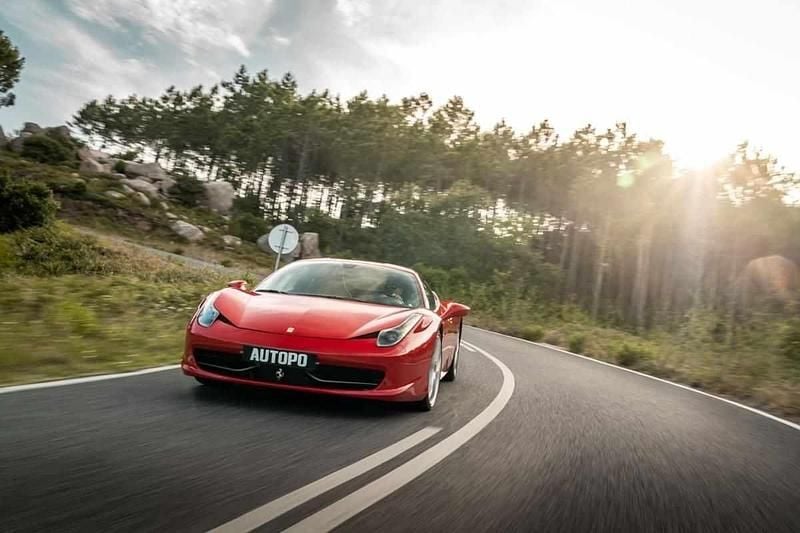 Vermelho Usado 2010 Ferrari 458 Coupé | € 289.900 - Imagem 1/4