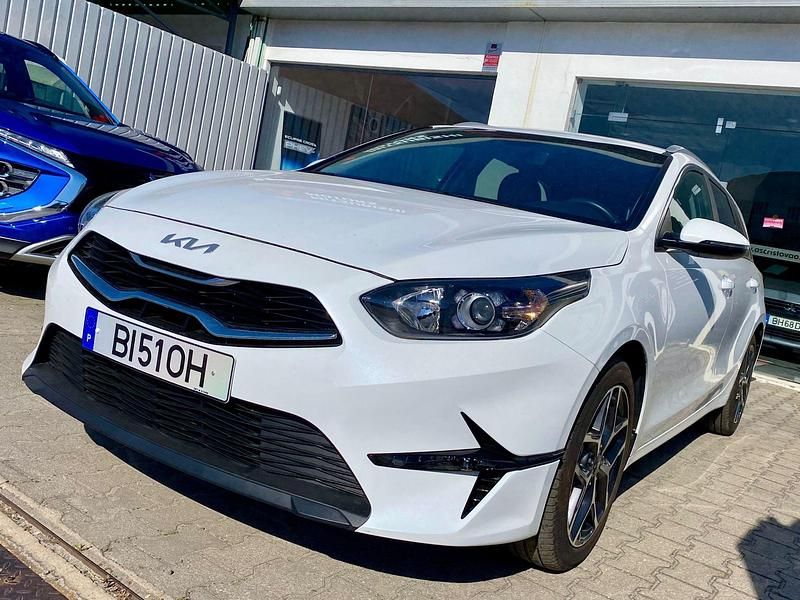 Branco Usado 2024 Kia Ceed Sport | € 22.500 (Preço elevado) - Imagem 1/4