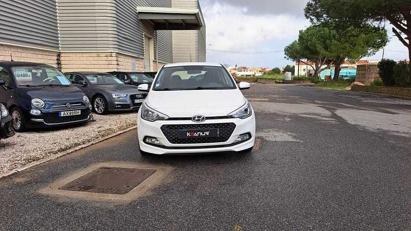 Usado Hyundai i20 75 HP (55 kW) 2018 Branco Citadino