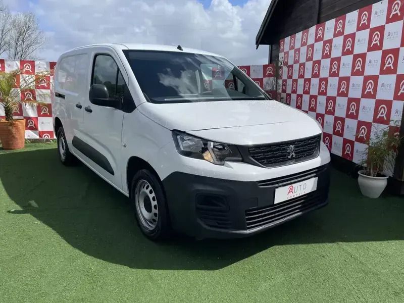 Branco Usado 2023 Peugeot Partner Monovolume | € 17.490 (Preço justo) - Imagem 1/4
