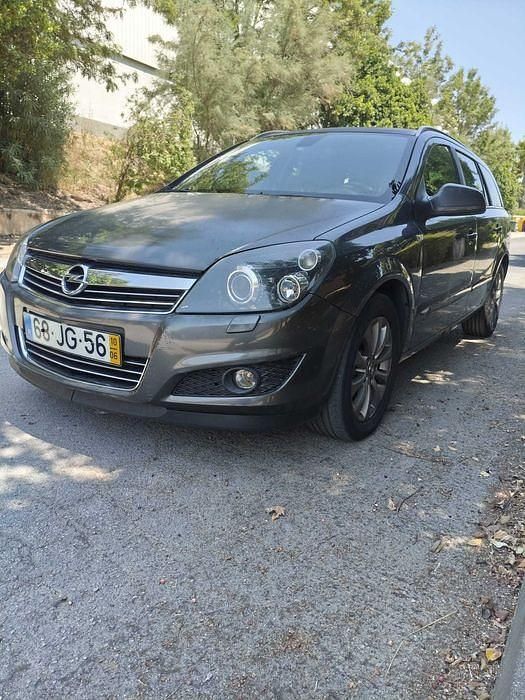 Usado 2010 Opel Astra Cosmo Sedan | € 6.000 (Preço justo) - Imagem 1/4