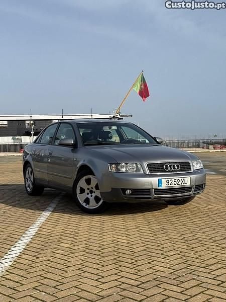 Cinza Usado 2004 Audi A4 Sedan | € 4.850 (Preço justo) - Imagem 1/1