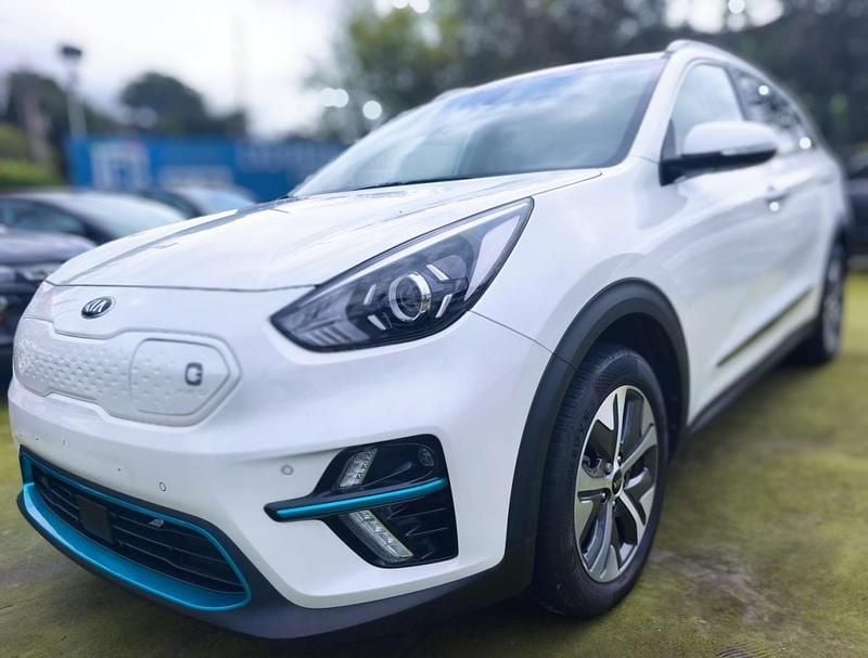 Branco Usado 2021 Kia e-Niro SUV | € 20.990 (Bom preço) - Imagem 1/4