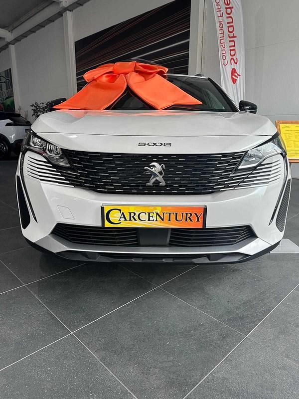 Branco Usado 2024 Peugeot 5008 Allure Monovolume | € 32.500 (Preço elevado) - Imagem 1/1