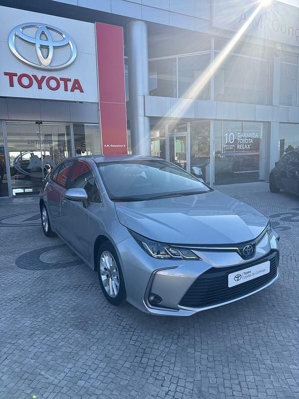 Cinza Usado 2022 Toyota Corolla Comfort Sedan | € 23.500 (Preço justo) - Imagem 1/4