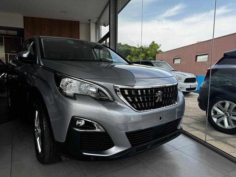 Usado Peugeot 3008 Active 120 HP (88 kW) 2017 Preto SUV