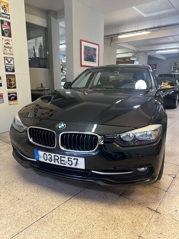 Preto Usado 2016 BMW 318 Sport Line Sedan | € 15.900 (Bom preço) - Imagem 1/4