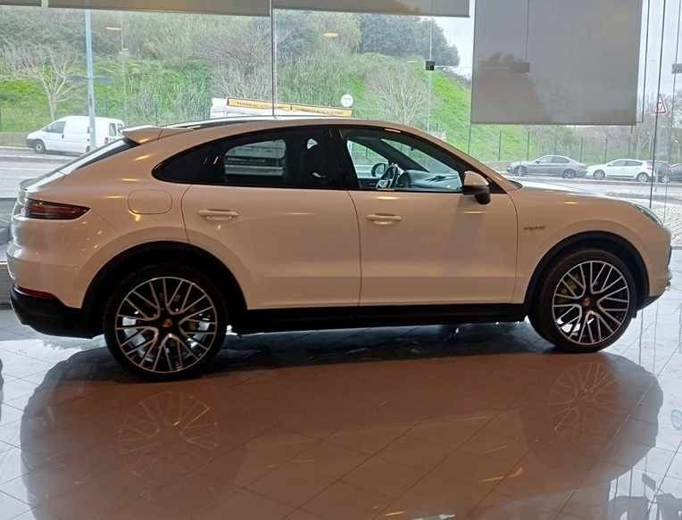 Branco Usado 2021 Porsche Cayenne SUV | € 79.900 (Bom preço) - Imagem 1/4