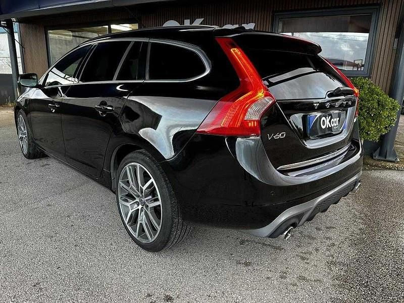Usado Volvo V60 288 HP (211 kW) 2017 Preto Carrinha