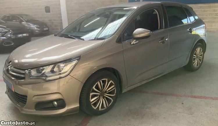 Cinza Usado 2016 Citroën C4 PureTech | € 9.900 (Bom preço) - Imagem 1/1