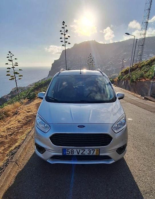 Usado 2019 Ford Tourneo Courier Monovolume | € 13.750 (Preço elevado) - Imagem 1/4