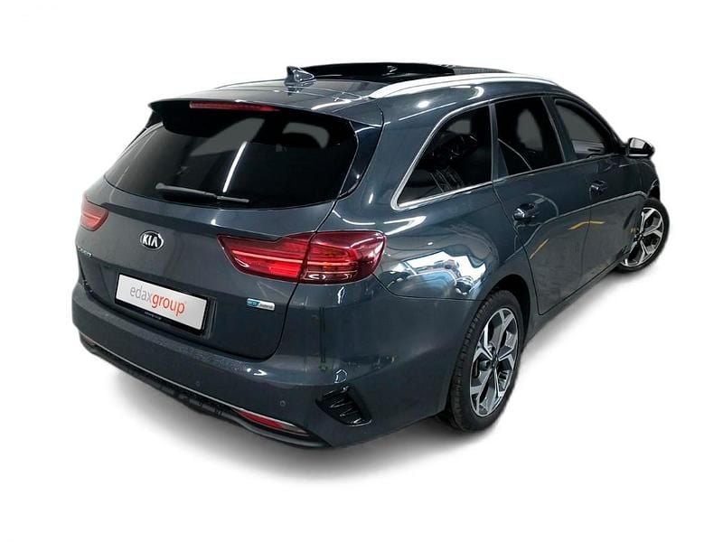 Usado Kia Ceed Sportswagon 136 HP (100 kW) 2021 Cinzento Carrinha