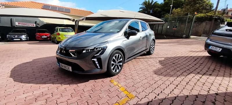 Usado Mitsubishi Colt Invite 91 HP (66 kW) 2024 Cinzento Citadino