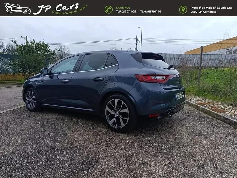 Usado Renault Mégane IV Dynamique 130 HP (95 kW) 2016 Cinza antracite Citadino