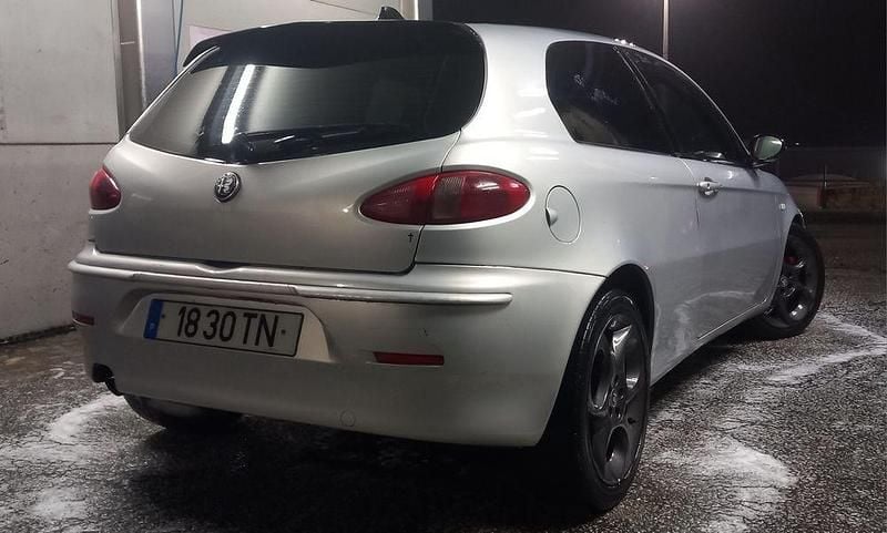 Usado 2002 Alfa Romeo 147 Citadino | € 3.800 - Imagem 1/4