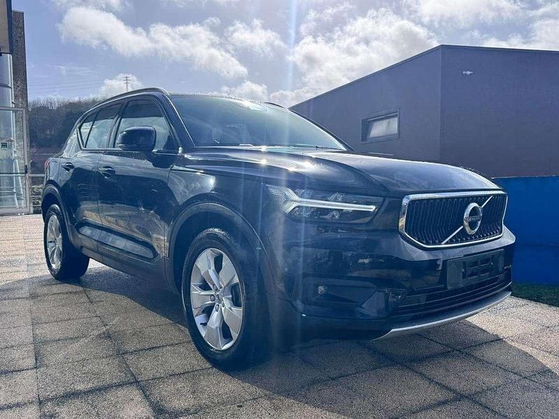 Usado Volvo XC40 Momentum 163 HP (119 kW) 2020 Preto SUV