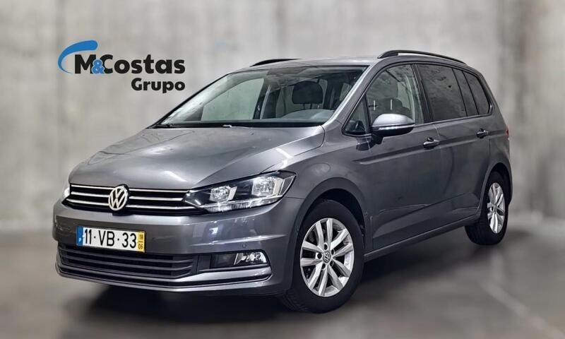 Cinzento Usado 2018 VW Touran Monovolume | € 17.990 (Preço justo) - Imagem 1/4