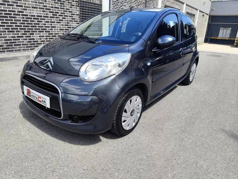 Cinza Usado 2010 Citroën C1 Citadino | € 5.980 (Preço justo) - Imagem 1/4