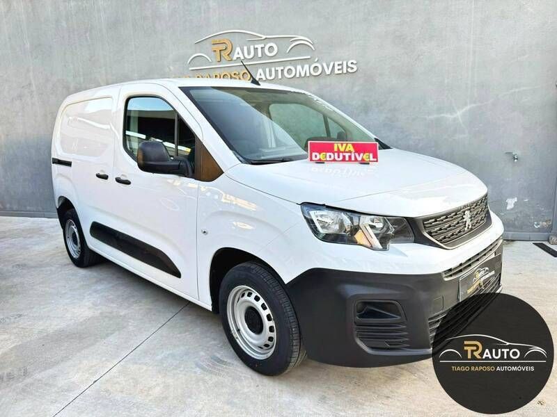 Branco Usado 2022 Peugeot Partner Monovolume | € 16.900 (Preço justo) - Imagem 1/4